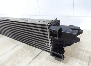 Intercooler renault trafic vivaro talento NV300 93868349 3