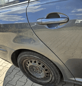 Toyota Avensis T25 kombi blotnik tył tylny prawy lewy 3
