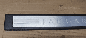 Nakładka listwa osłona progu prawy przód Jaguar XF X250 8X23-13200-AF 2