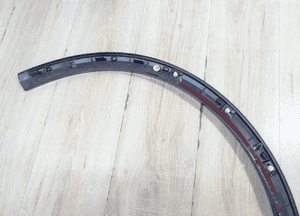Listwa błotnika prawy przód audi Q2 81A 81A853718A 8
