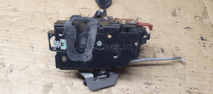 Zamek prawy tył tylny prawy Audi A8 D3 4E0839016 2