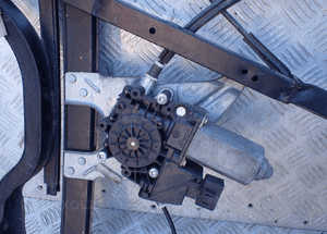 MECHANIZM SILNICZEK SZYBA SZYBY AUDI A3 8L PRAWY PRZOD 8L3837842 8L3837398 RADOM 6