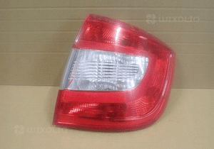 Lampa prawa tylna prawy tył skoda rapid 5JH liftback 2012- 1