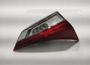 Lampa lewa lewy tył tylna w klapę toyota auris ii E18 hatchback 15-18 lift 6
