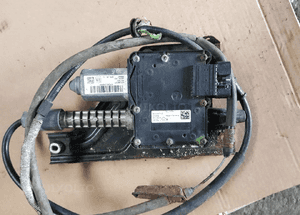 hamulec ręczny elektryczny insignia a 20917024 1