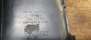 Listwa pod lampę prawy tył tylna prawa Skoda Octavia II Sedan 1Z5813346 4
