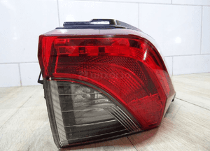 Lampa prawy tył toyota RAV4 v 81550-42230 2