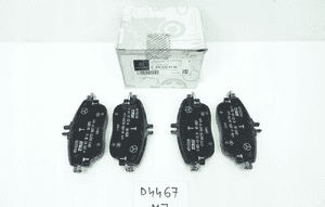 KLOCKI HAMULCOWE PRZÓD MERCEDES A W176 A0004209104 1
