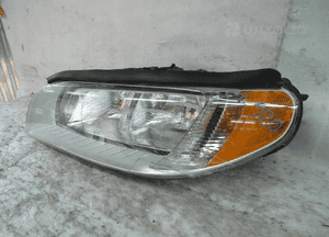 Volvo V70 XC70 S80 zwykła zamiennik tyc lampa lewa przednia lewy przód 2