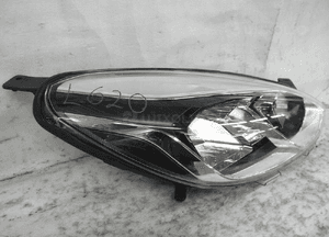 Ford fiesta MK8 cała lampa przednia prawa 2