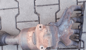 Volvo V50 S40 Ford Focus MK2 C-Max 1.6 16V kolektor wydechowy katalizator 4M51-5F297-TA 3