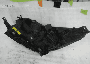 Ford kuga MK2 zwykła bdb lampa przednia prawa 7