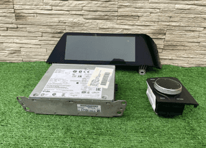 Monitor ekran nawigacja mgu bmw G20 G21 G28 1