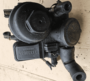 Volvo S40 V50 2.4 20V obudowa filtra oleju silnika B52244S 31338685 5