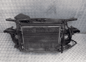 Pas przedni chłodnice audi A4 B6 2,5 tdi radom 1