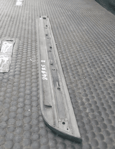 Listwa 8E0853969 8E0853970 Listwy Dolne Drzwi Tyl Tylne Lewa Prawa Szare Audi A4 B6 Sedan Kombi 35