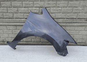 Toyota auris lift 2010-2013 błotnik przedni prawy 1