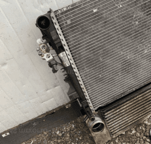 Mercedes VITO VIANO 639 CDI chłodnice  klimatyzacji   woda intercooler obudowa wisko 3