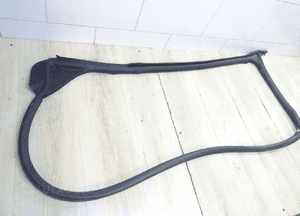 Tesla S uszczelka drzwi tylne lewe 6009585-00-I 1