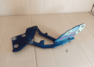 Zawias maski prawy LD5Q VW Touareg 7L6823302 2