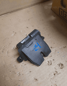 Ford fiesta MK7 lift zamek klapy bagażnika D3D0B 1