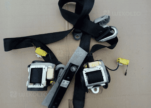 VW FOX pas bezpieczenstwa przod prawy 5Z0857706A 1