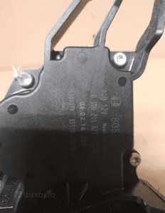 SILNICZEK WYCIERACZKI TYLNEJ TOYOTA YARIS II P9 1.0 0390201825 2