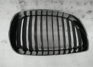Bmw E81 E87 nerka grill atrapa prawa 7077130 7128614 nowa oryginalna 1