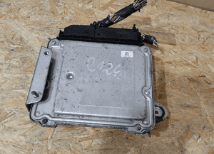 STEROWNIK SILNIKA KOMPUTER TOYOTA YARIS II 1.4D 0281012517 89661-0D450 1