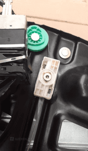Mechanizm podnoszenia szyby lewy tył audi A4 B6 nr 8HO839397 / 8HO959801A 4