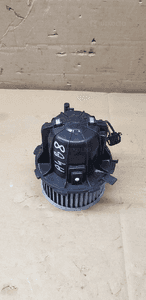 Wentylator silnik dmuchawy nagrzewnicy Audi A4 B8 U0851003 1