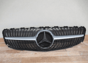 Grill gril atrapa mercedes a-klasa W176 lift 2015- 1