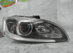 Volvo V60 lift S60 lift xenon lampa przednia prawa 1