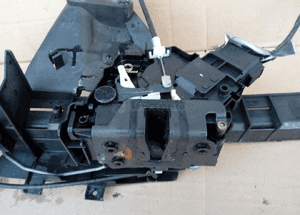 Ford Focus C Max zamek drzwi przod lewy prawy 1