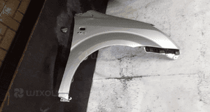 Błotnik prawy do toyota corolla verso ii 1E7 srebrny 2