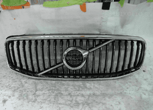 Volvo XC60 ii grill atrapa 1