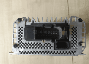 AUDI A8 radio + wzmacniacz Becker  4E0035223 3