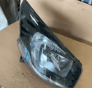 VIVARO TRAFIC  lampa przednia prawa H7 eu oryginał 2