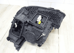 LAMPA prawa przód PRZEDNIA MERCEDES E-KLASA w213 A2139064804 kz 213 10