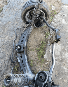 Mercedes B245 169  belka zawieszenia tył wachacz Piasta zacisk amortyzator 2