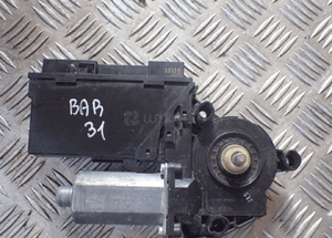 SEAT EXEO SILNICZEK SZYBY LEWY PRZÓD 8E2959801E RADOM 1