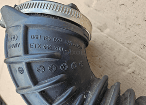 Audi A4 B8 1.8 TFSI rura wąż powietrza 06H129629 2