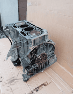 Silnik słupek blok silnika Citroen C5 1.8 16V 6FZ 3