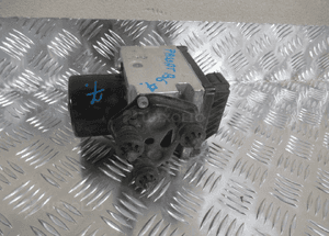 Pompa hamulcowa abs vw passat B6 3C0 2005- 1