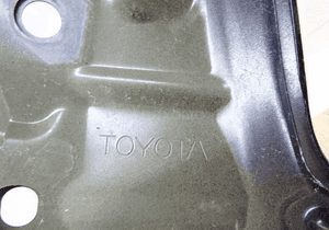BŁOTNIK LEWY PRZÓD toyota camry VIII 18- 10