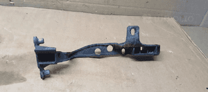 Mocowanie błotnika uchwyt prawy przód VW Touareg 7L0805734 3