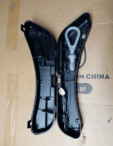 Hak holowniczy ucho schowek Audi A4 B6 8E0805616 8E0012111 3