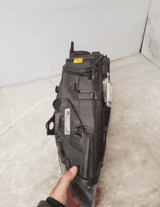 LAMPA PRAWY PRZÓD PRZEDNIA VOLVO V40 II XENON UK 31420010 10