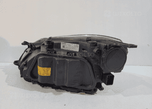 VOLVO V40 Lampa Xenon R - 13686 7