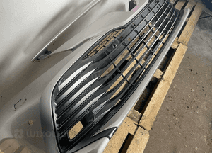 Zderzak przód przedni toyota camry viii 8  kratka 5